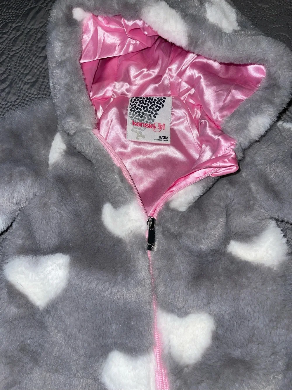 NWOT Kensie Girl Gray Faux Fur Heart Bunting with Pink Lining